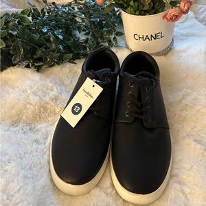 Men’s NWTS 13 size sneakers classic style shoes